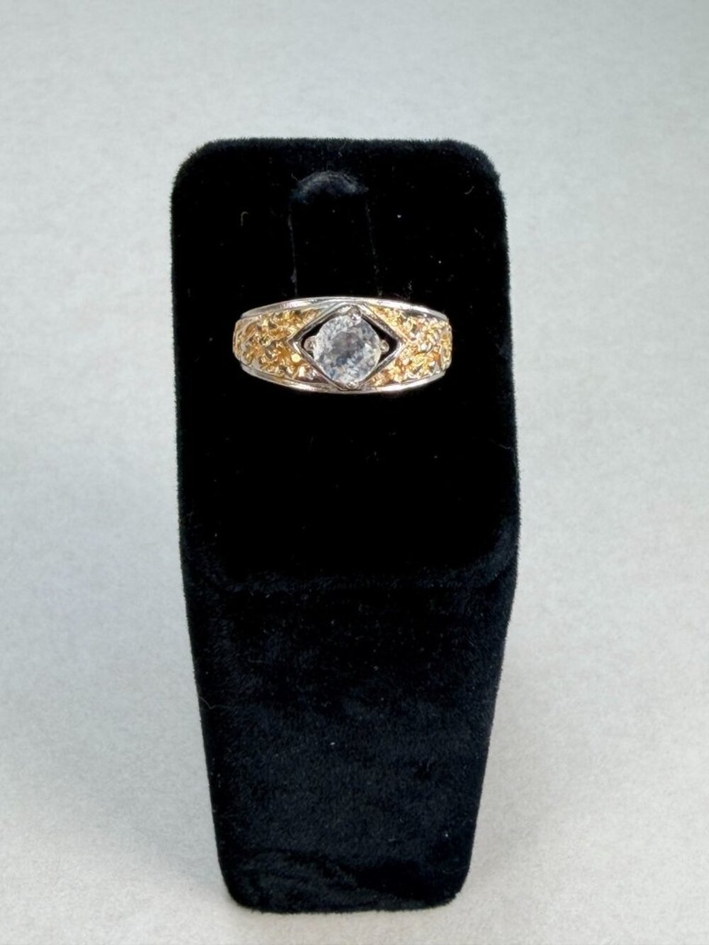 Vintage Style Solitaire Silver And Gold  Tone Ring Unisex Size 9
